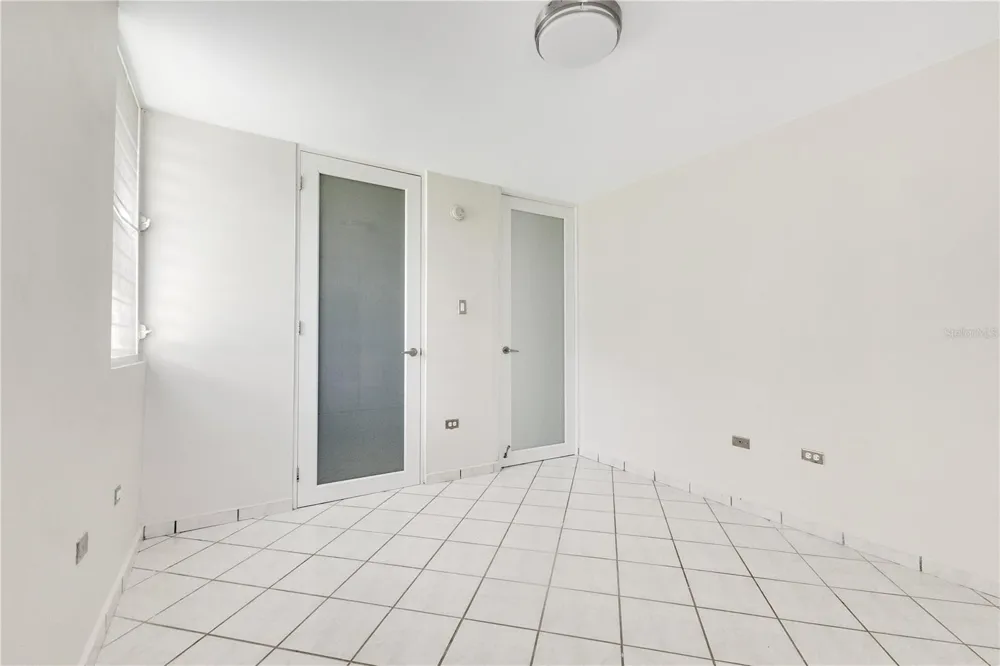 AVE. TRIOVEGABAJEÑO COND. TORRE VISTA #APT. 1504 Vega Baja, PR 00693