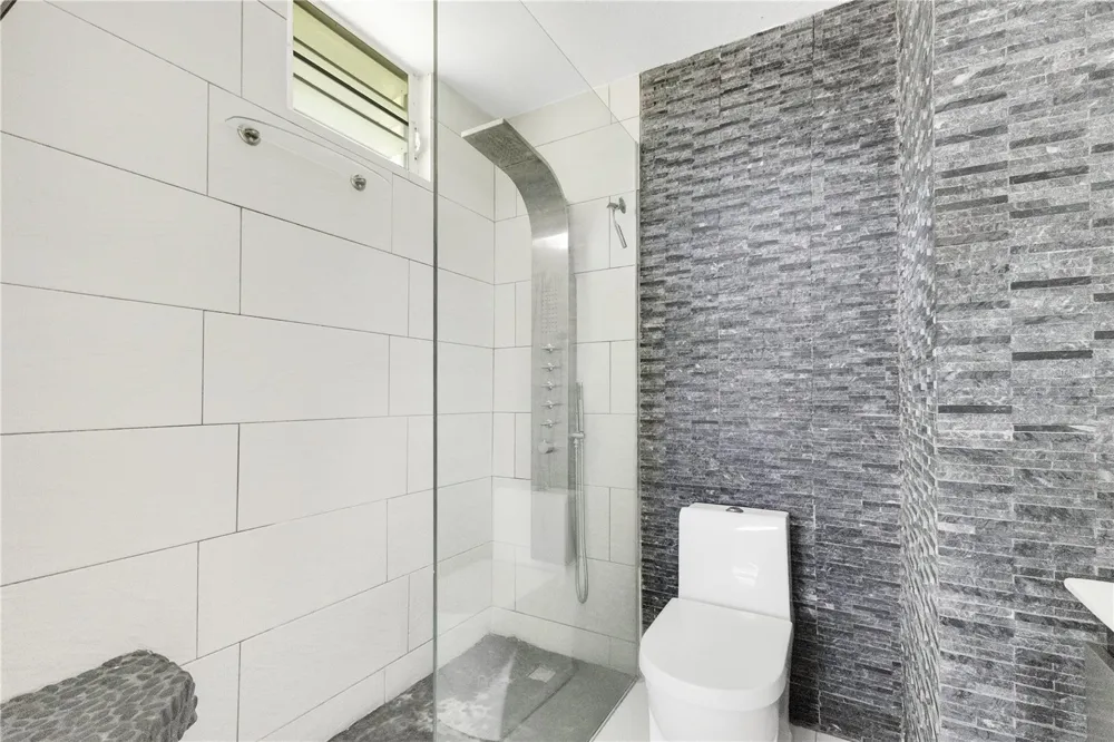 AVE. TRIOVEGABAJEÑO COND. TORRE VISTA #APT. 1504 Vega Baja, PR 00693