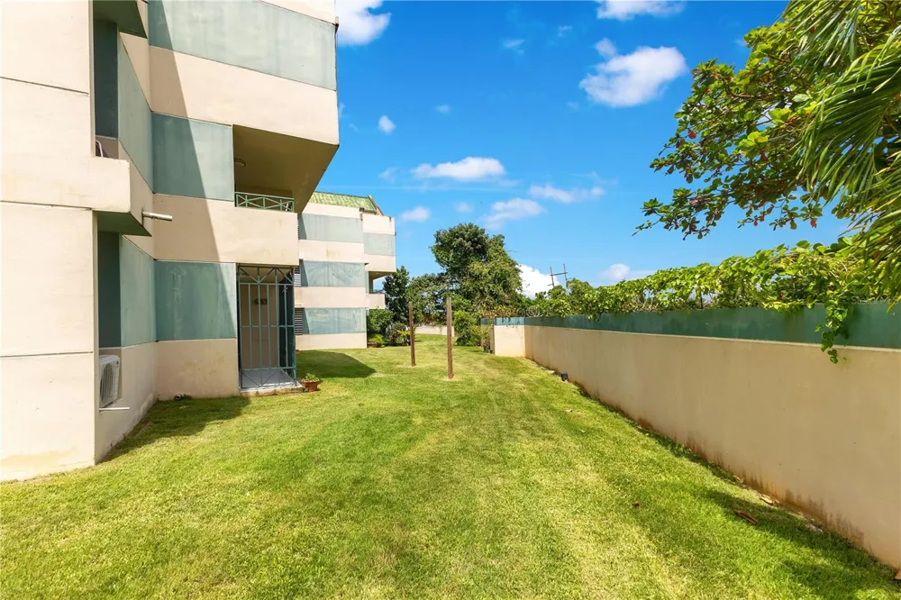 AVE. TRIOVEGABAJEÑO COND. TORRE VISTA #APT. 1504 Vega Baja, PR 00693