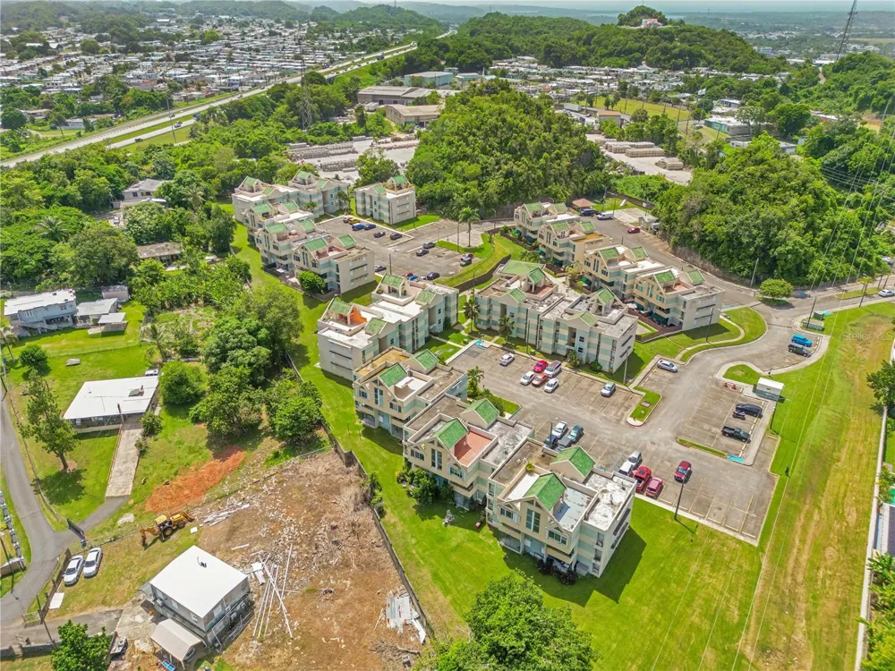 AVE. TRIOVEGABAJEÑO COND. TORRE VISTA #APT. 1504 Vega Baja, PR 00693