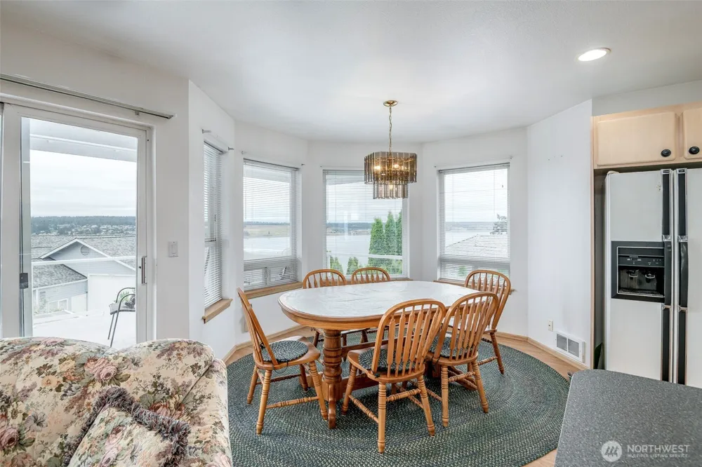 1550 13th Court Fox Island, WA 98333