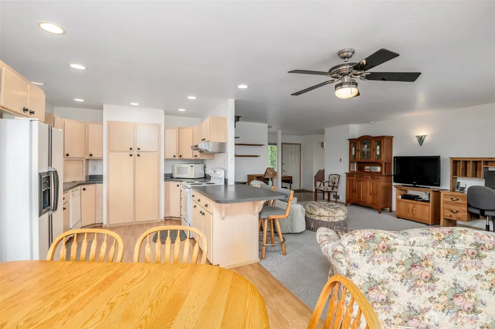 1550 13th Court Fox Island, WA 98333