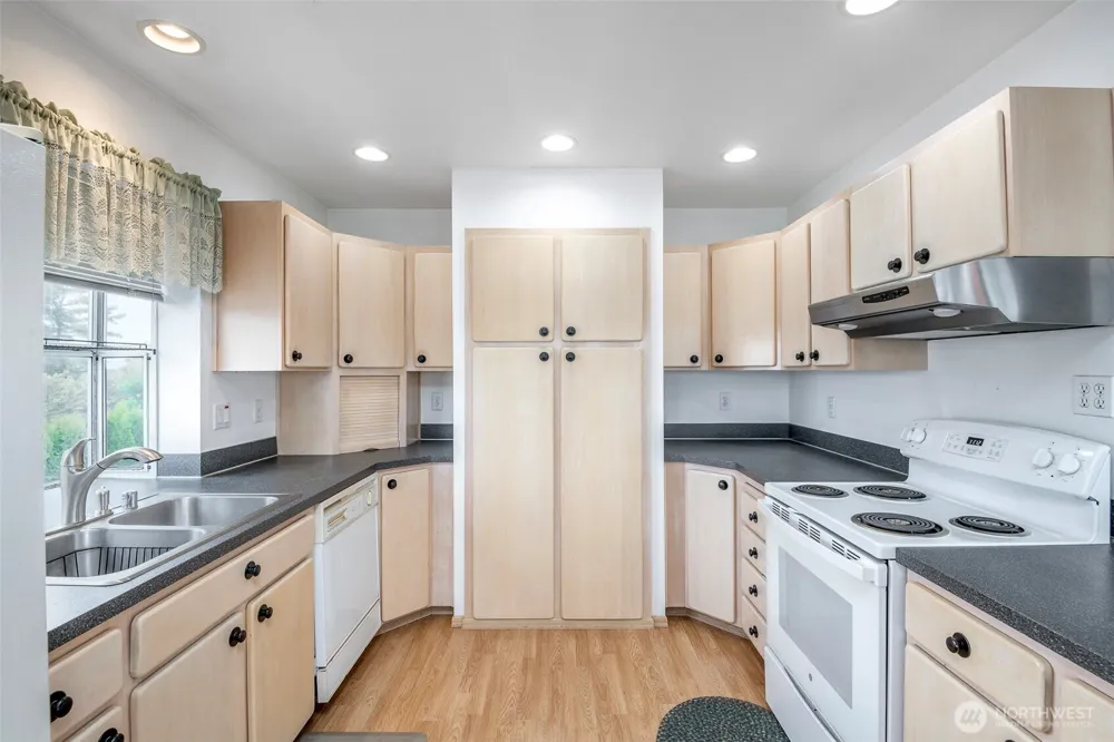 1550 13th Court Fox Island, WA 98333