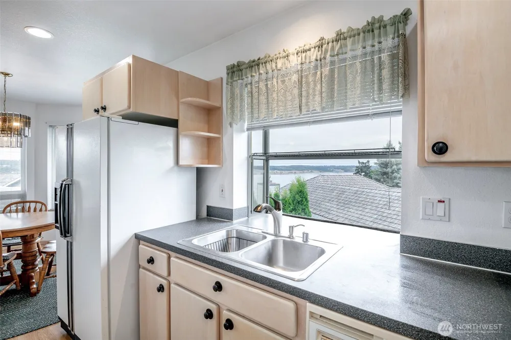 1550 13th Court Fox Island, WA 98333
