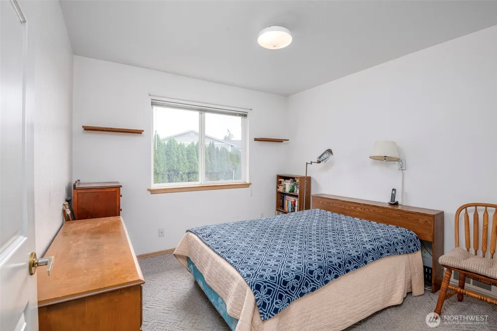 1550 13th Court Fox Island, WA 98333