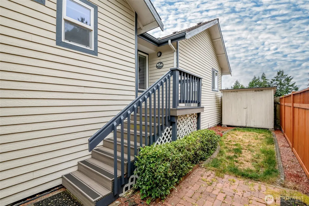 1550 13th Court Fox Island, WA 98333