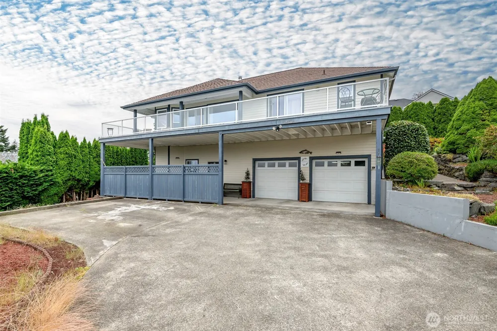 1550 13th Court Fox Island, WA 98333
