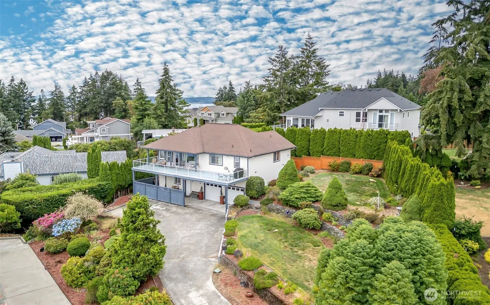 1550 13th Court Fox Island, WA 98333