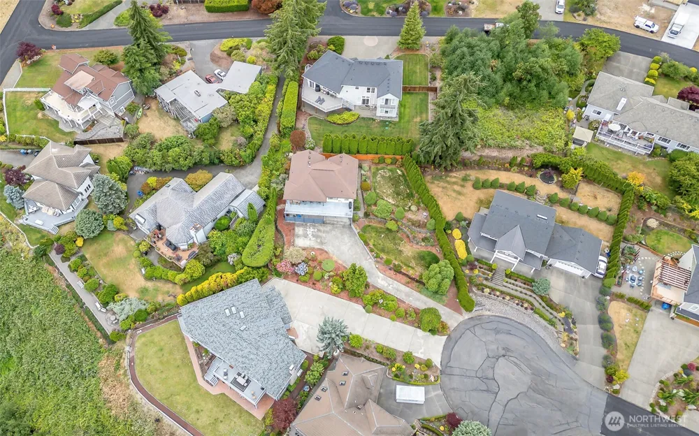 1550 13th Court Fox Island, WA 98333