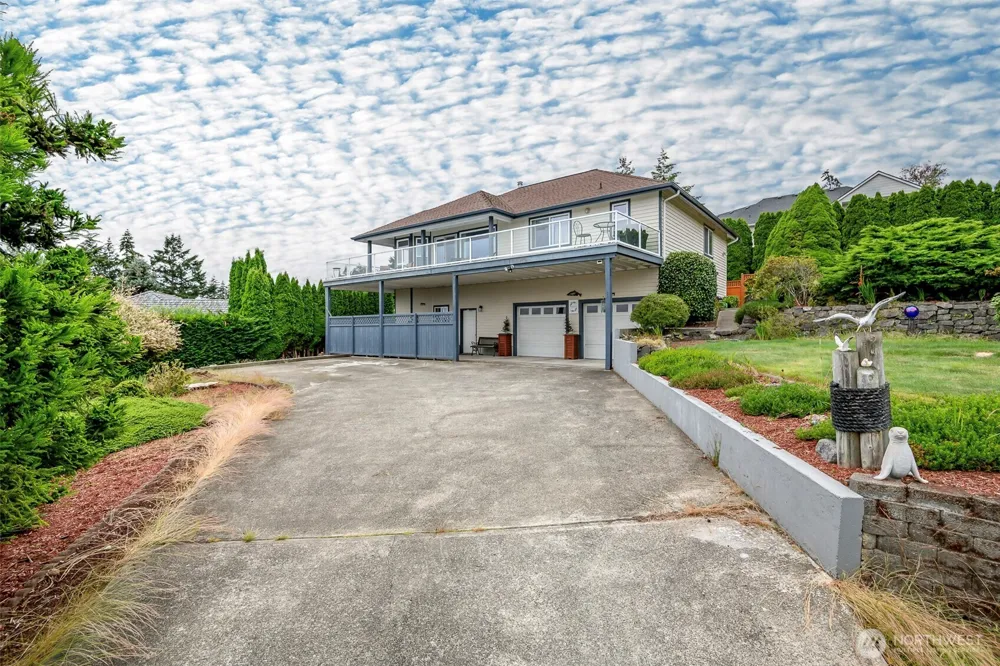 1550 13th Court Fox Island, WA 98333