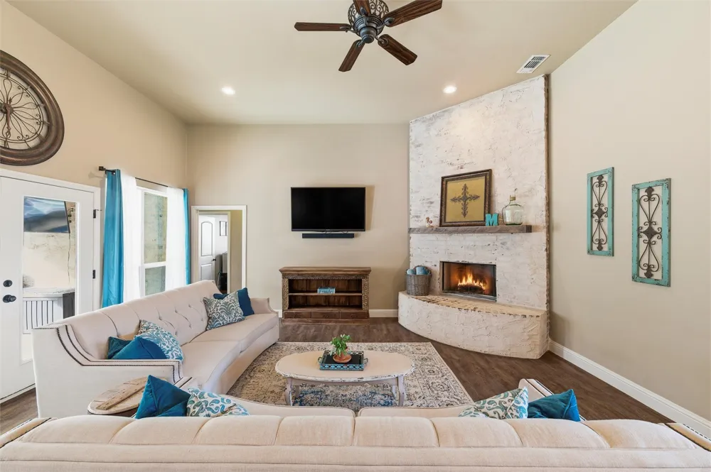 128 E Remuda Court Fort Worth, TX 76108