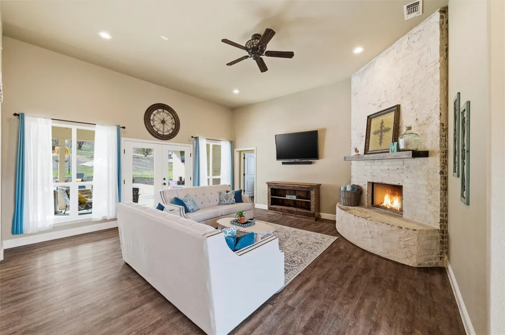 128 E Remuda Court Fort Worth, TX 76108