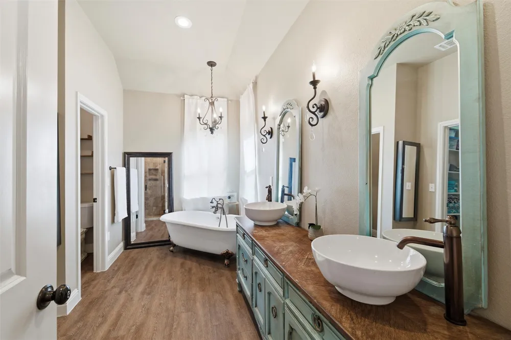 128 E Remuda Court Fort Worth, TX 76108