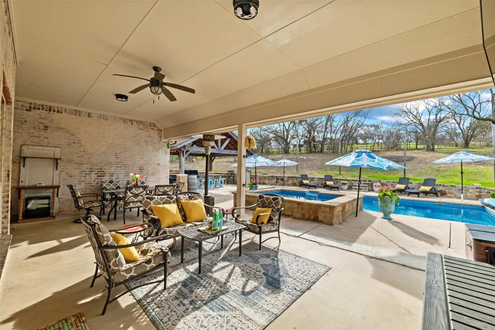 128 E Remuda Court Fort Worth, TX 76108