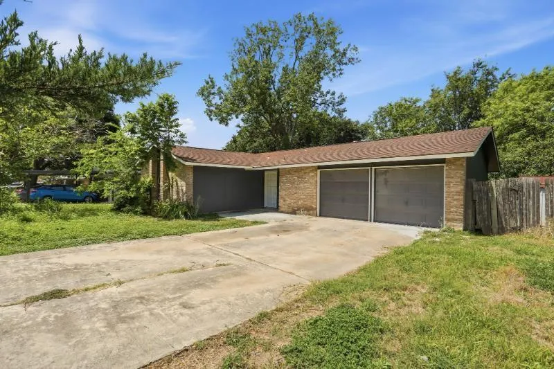 5222 Charolais Drive San Antonio, TX 78247