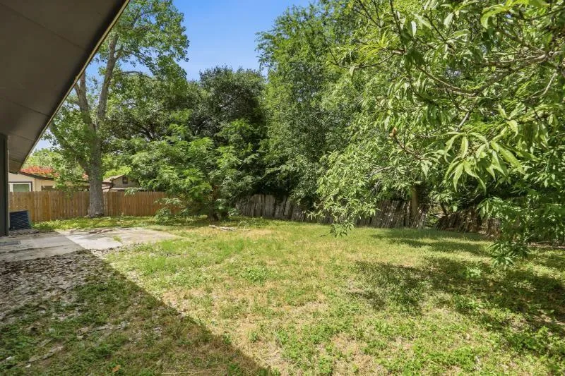 5222 Charolais Drive San Antonio, TX 78247