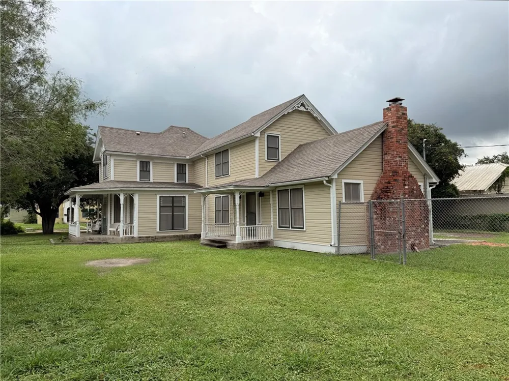 429 W Richard Avenue Kingsville, TX 78363