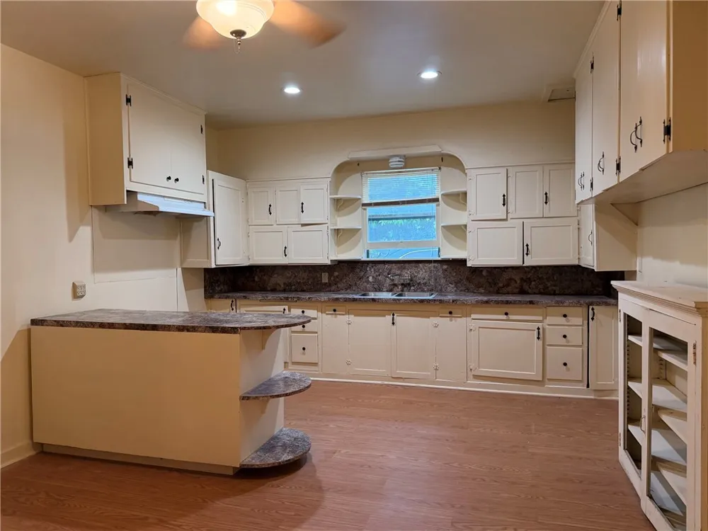 429 W Richard Avenue Kingsville, TX 78363