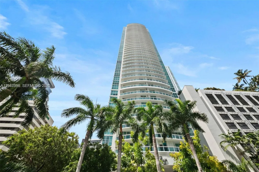 951 Brickell Ave #3207 Miami, FL 33131