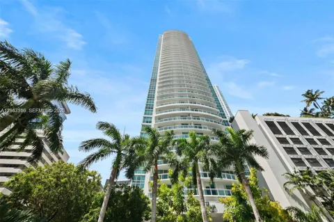 951 Brickell Ave #3207