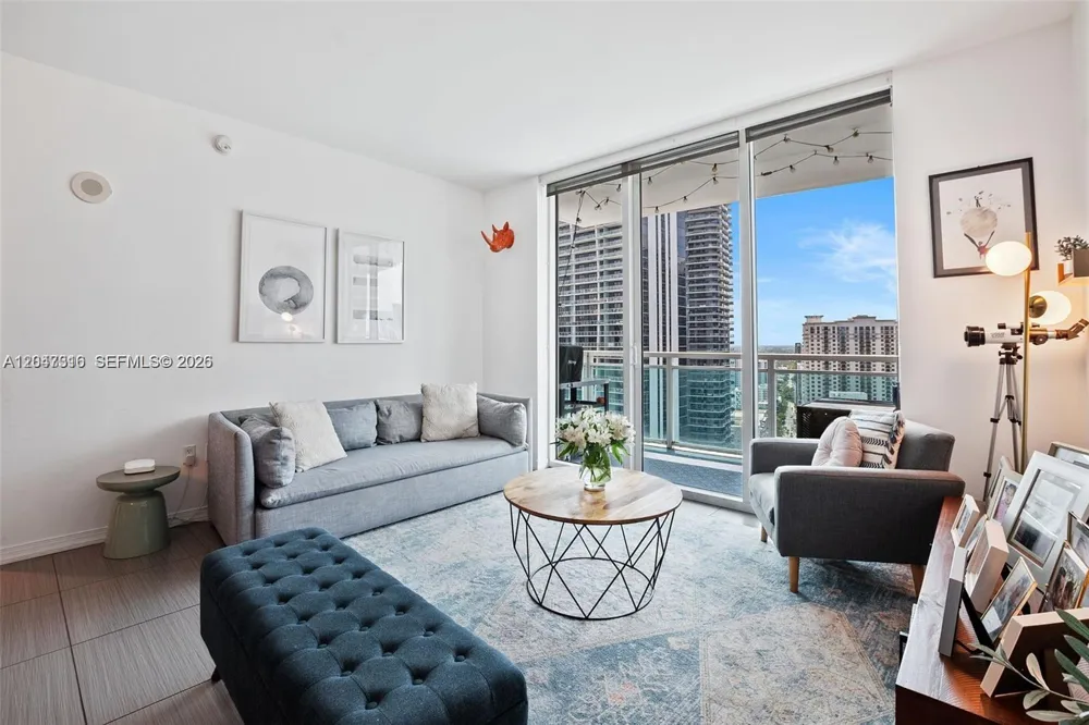 951 Brickell Ave #3207 Miami, FL 33131