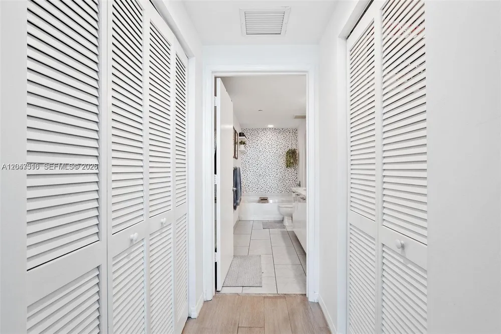 951 Brickell Ave #3207 Miami, FL 33131