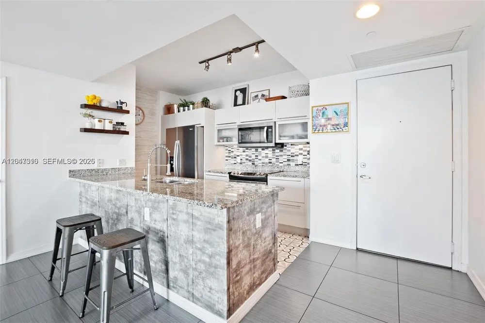 951 Brickell Ave #3207 Miami, FL 33131