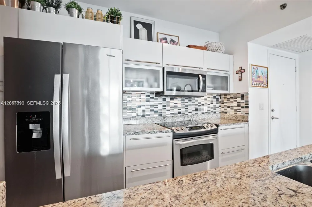 951 Brickell Ave #3207 Miami, FL 33131