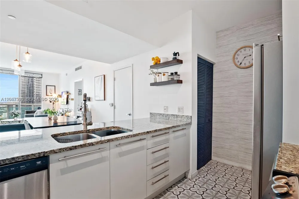 951 Brickell Ave #3207 Miami, FL 33131