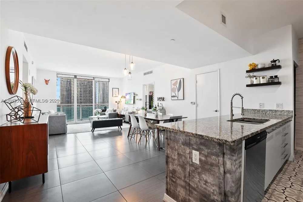951 Brickell Ave #3207 Miami, FL 33131