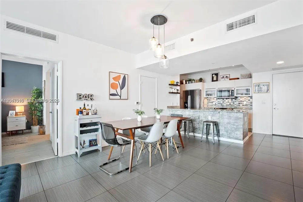 951 Brickell Ave #3207 Miami, FL 33131