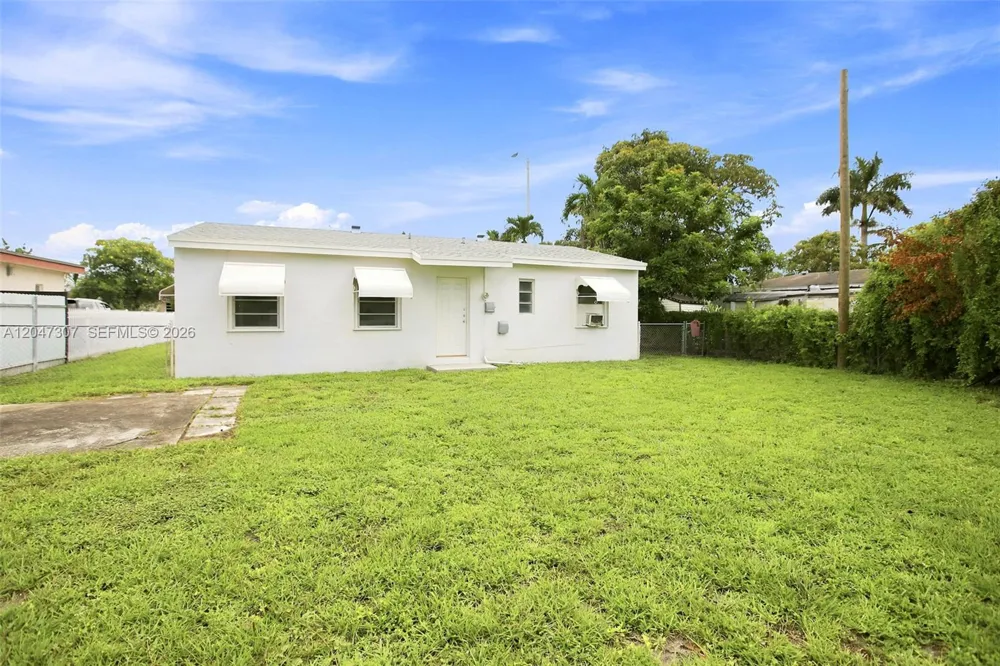 790 E 6th Pl Hialeah, FL 33010