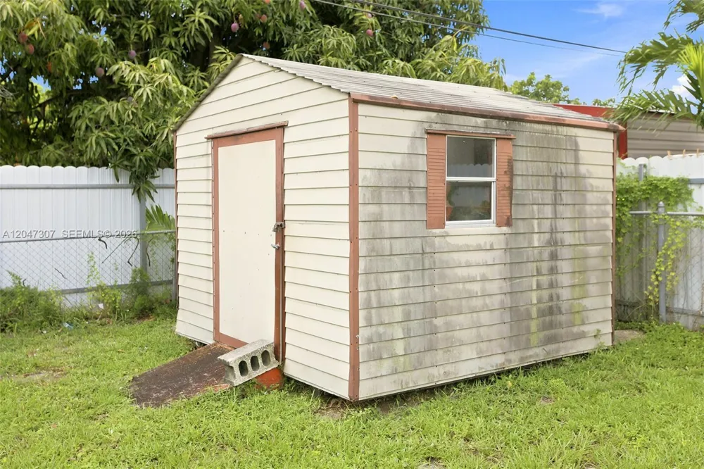 790 E 6th Pl Hialeah, FL 33010