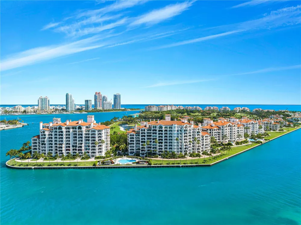 5242 Fisher Island Dr #5242 Miami Beach, FL 33109