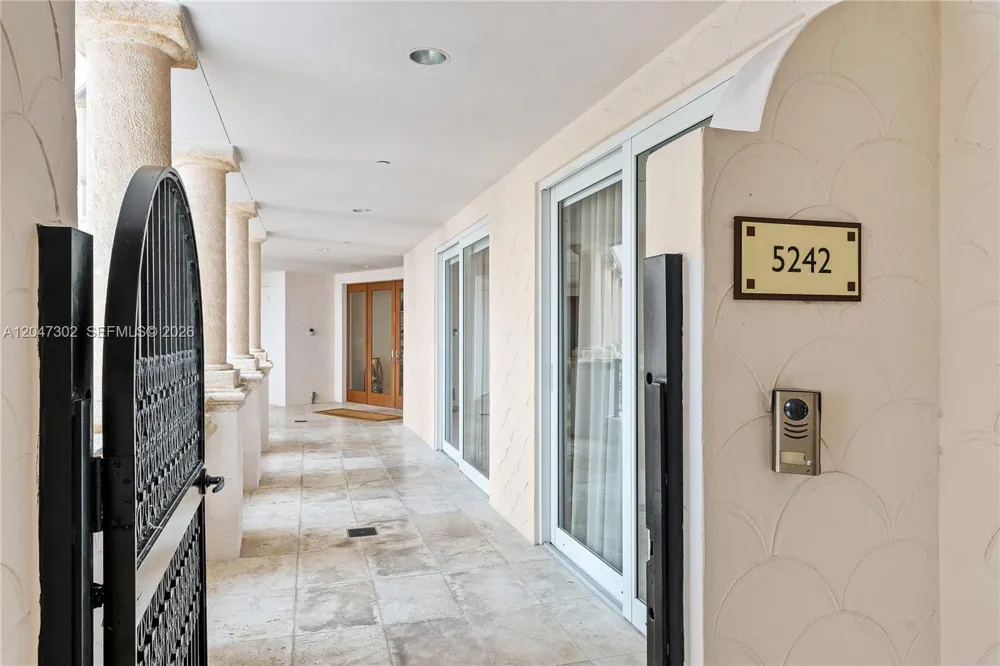 5242 Fisher Island Dr #5242 Miami Beach, FL 33109
