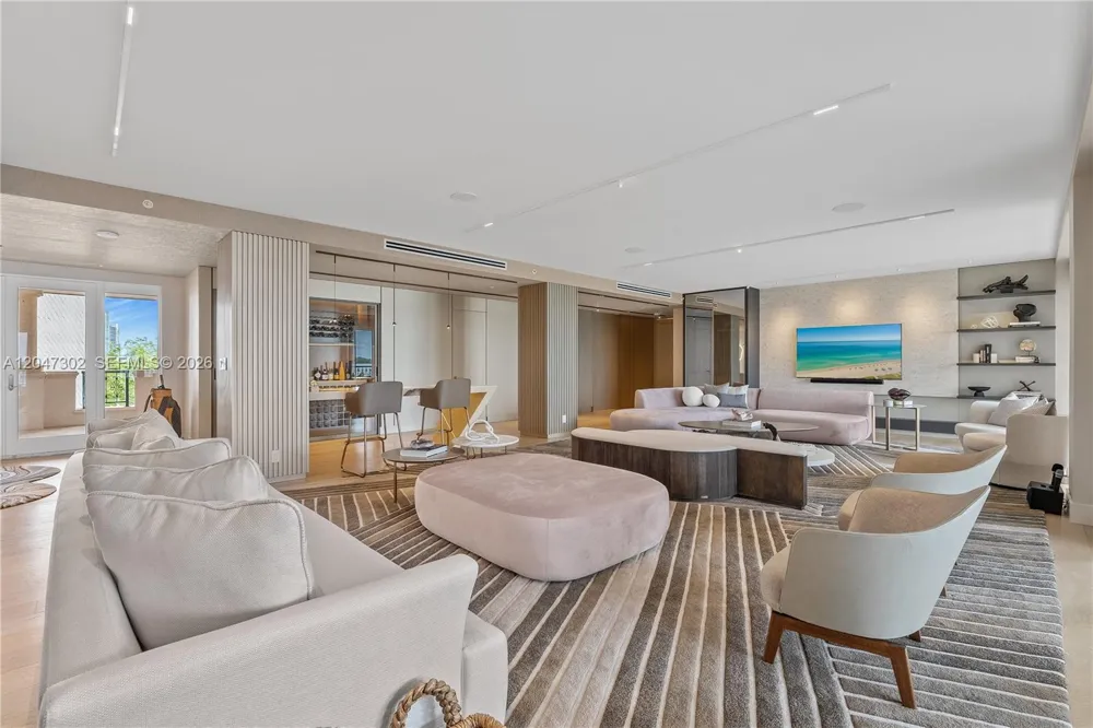5242 Fisher Island Dr #5242 Miami Beach, FL 33109