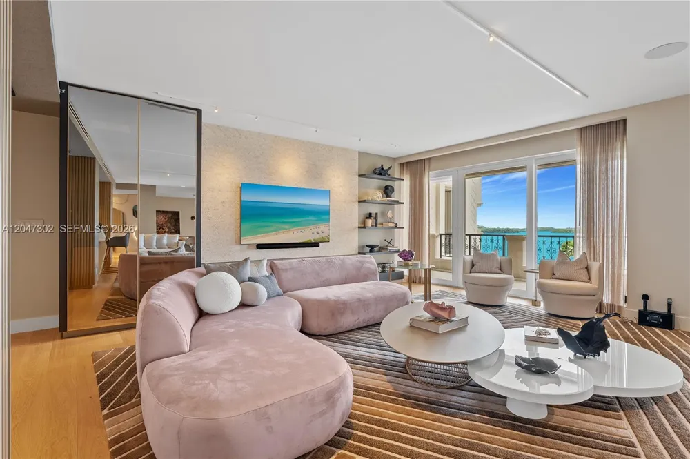5242 Fisher Island Dr #5242 Miami Beach, FL 33109