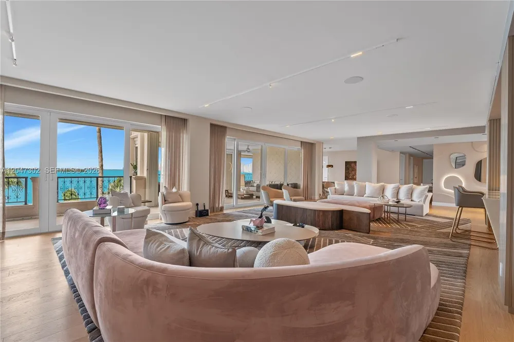 5242 Fisher Island Dr #5242 Miami Beach, FL 33109