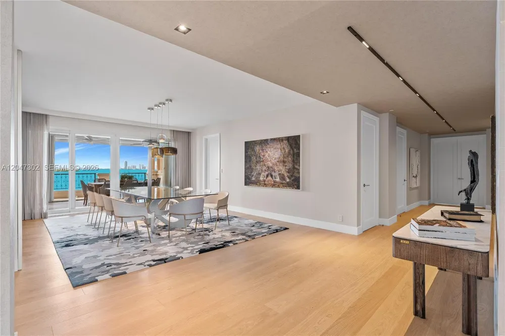 5242 Fisher Island Dr #5242 Miami Beach, FL 33109