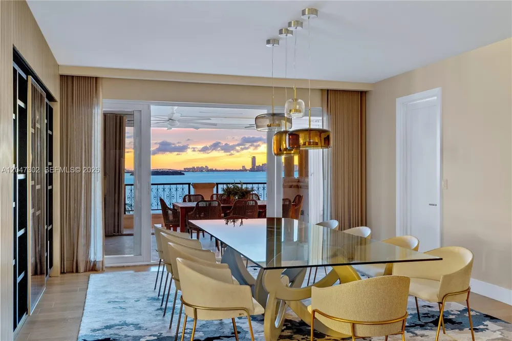 5242 Fisher Island Dr #5242 Miami Beach, FL 33109