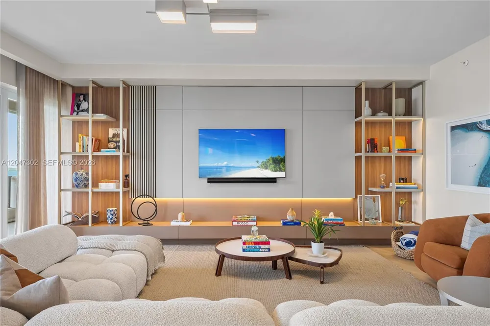 5242 Fisher Island Dr #5242 Miami Beach, FL 33109