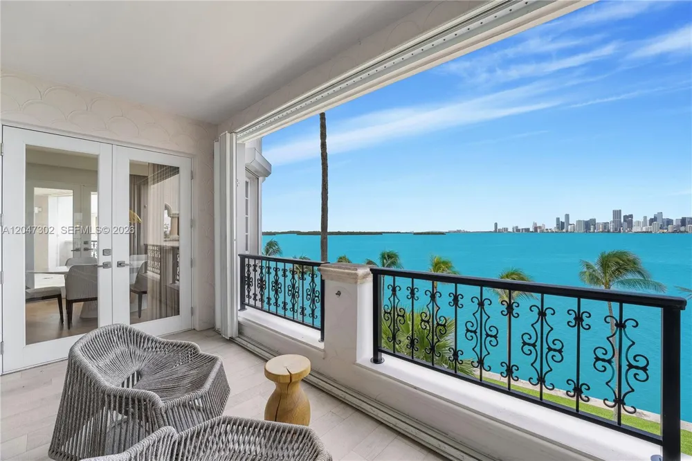 5242 Fisher Island Dr #5242 Miami Beach, FL 33109