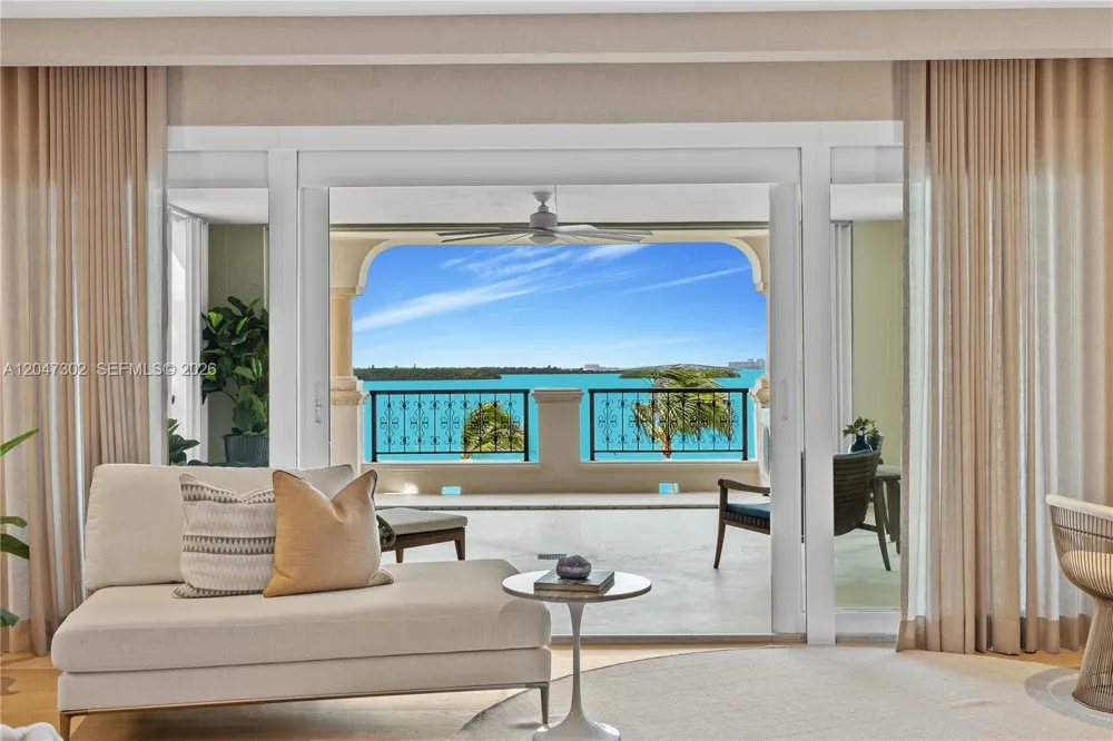 5242 Fisher Island Dr #5242 Miami Beach, FL 33109