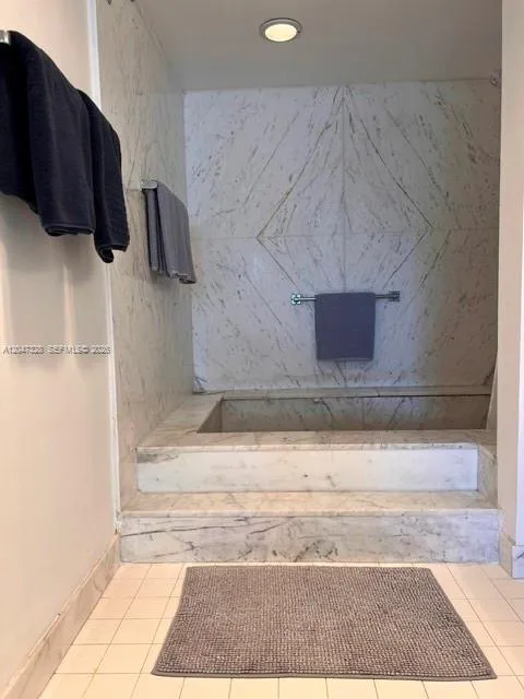 199 Ocean Lane Dr #903 Key Biscayne, FL 33149