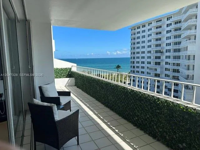 199 Ocean Lane Dr #903 Key Biscayne, FL 33149