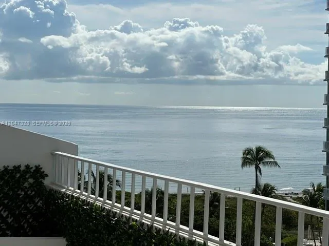 199 Ocean Lane Dr #903 Key Biscayne, FL 33149