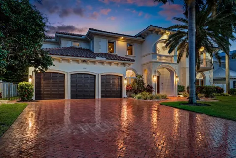 2320 NE 34th Court