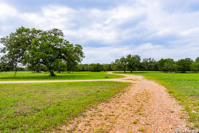 3350 FM 1104 Kingsbury, TX 78638
