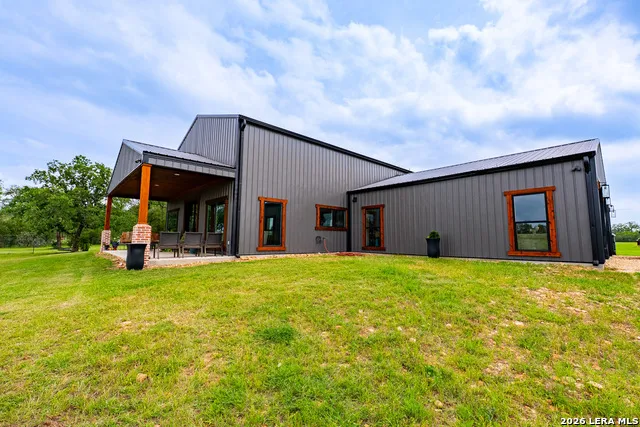 3350 FM 1104 Kingsbury, TX 78638