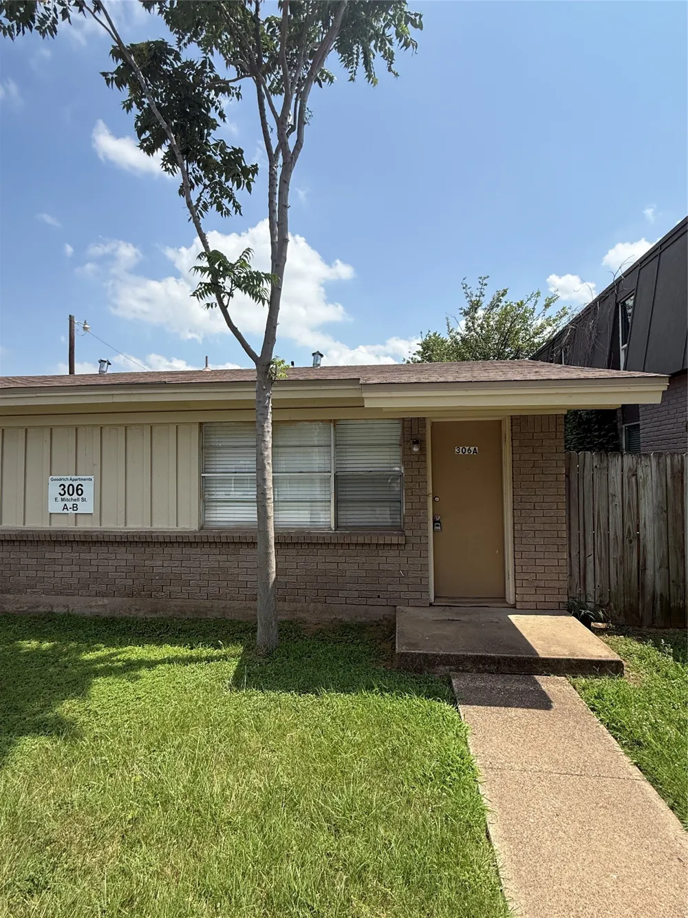 306 E Mitchell Street #306A Arlington, TX 76010